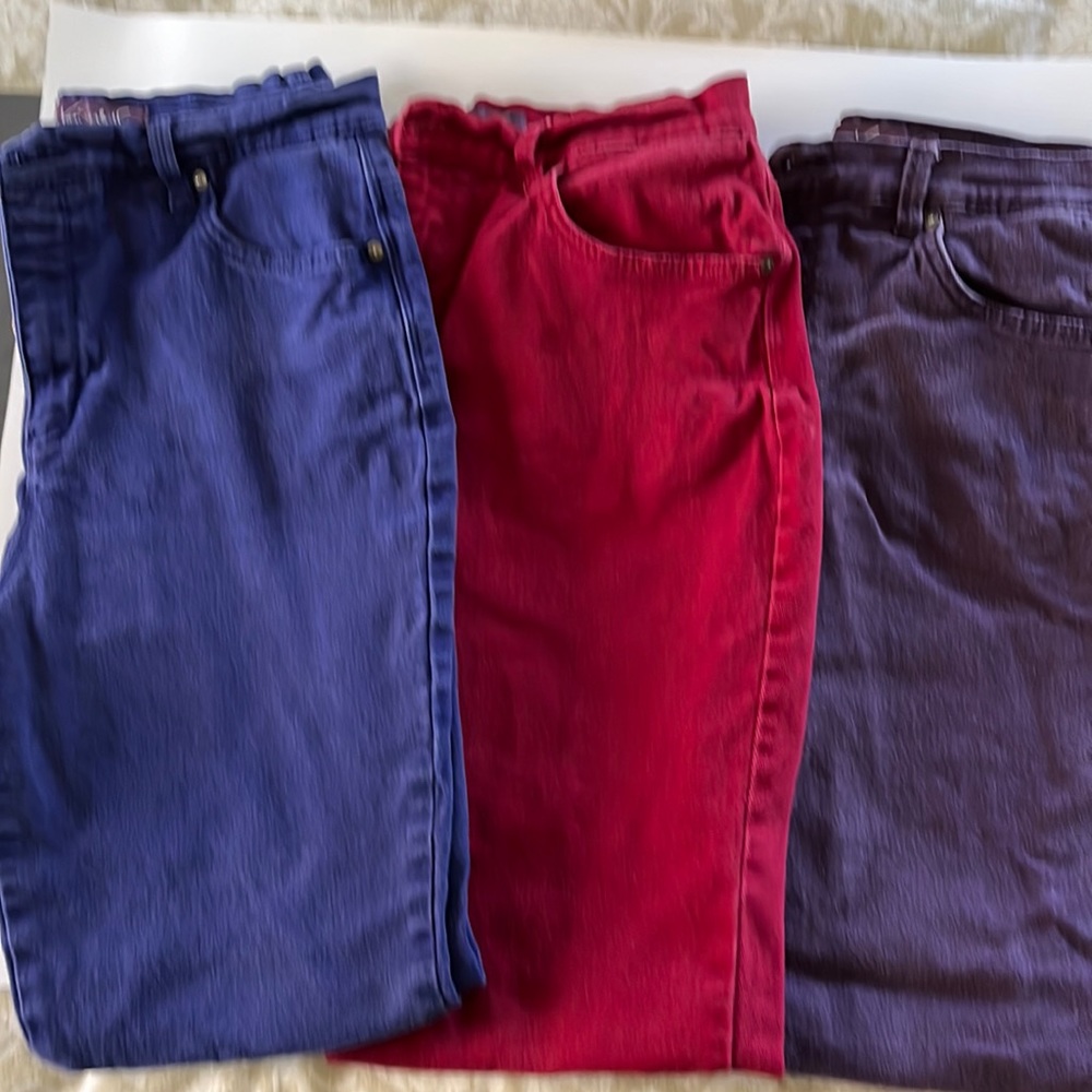 3 pair of Gloria Vanderbilt Amanda Jeans